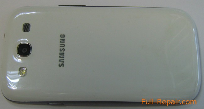 Samsung Galaxy S3 вид снизу