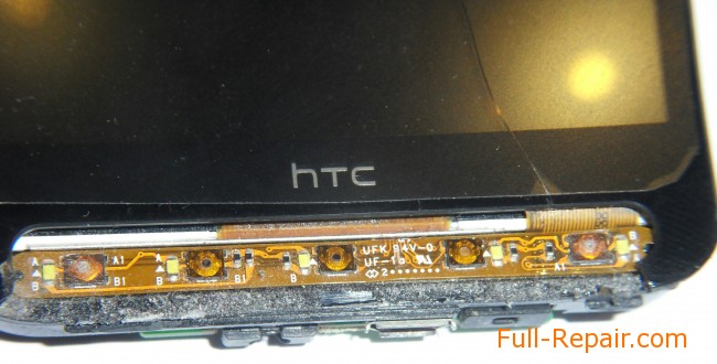 Разобранный HTC HD2 — вид сверху (с экрана)